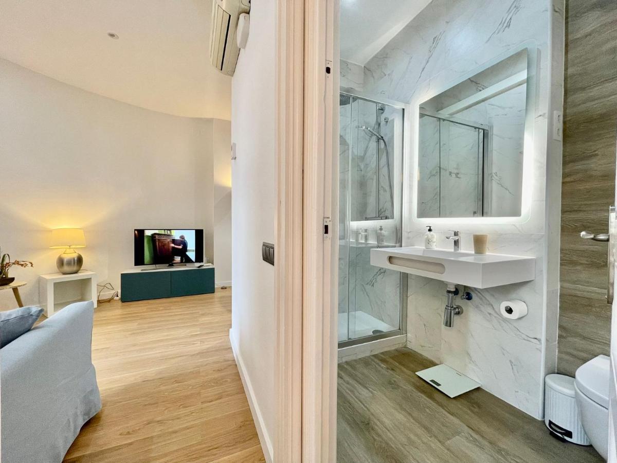 The Gaudi Suites II Barcelona Luaran gambar