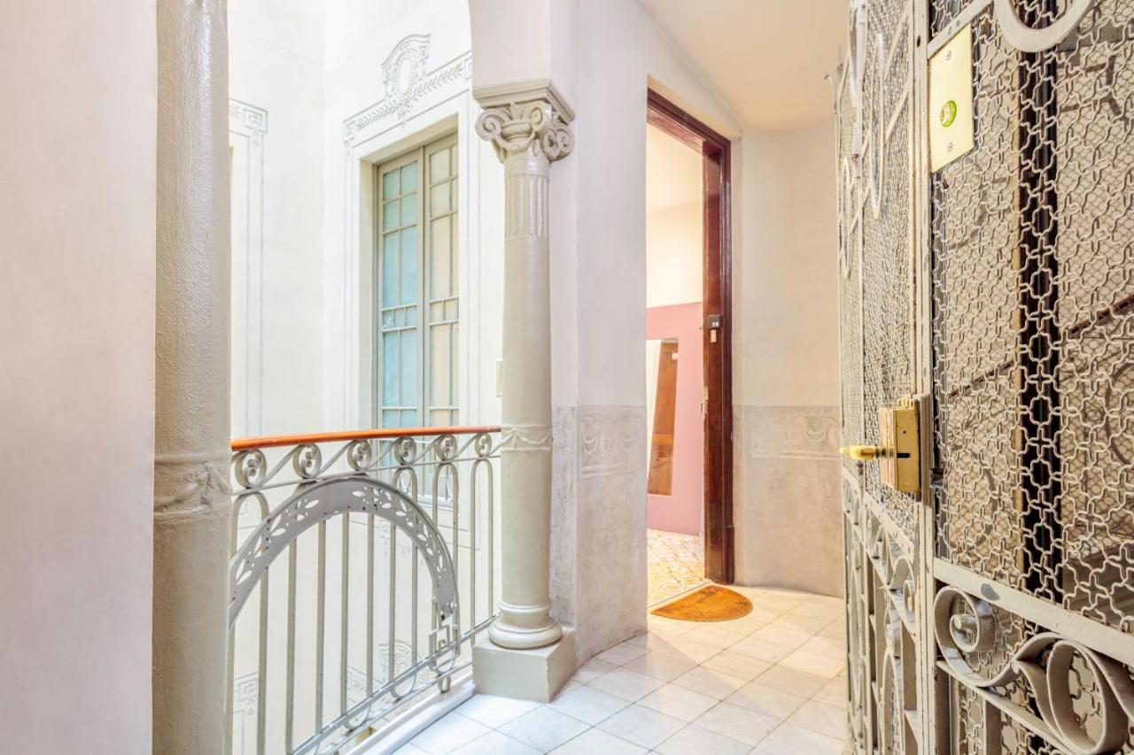 The Gaudi Suites II Barcelona Luaran gambar